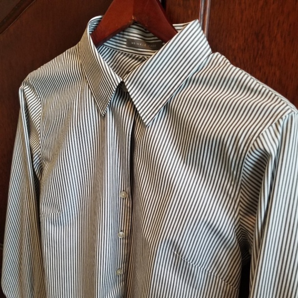 New Kenar Wrinkle Free Button Up Striped Top Large